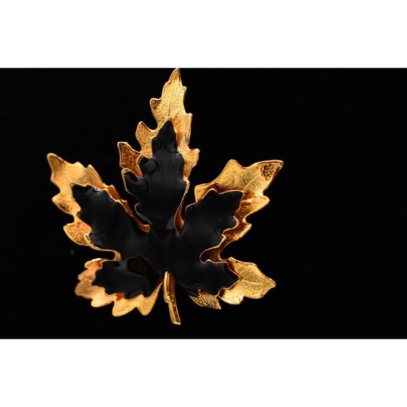 Vintage Maple Leaf Pin Brooch Black Enamel Shiny Gold Tone Autumn 1990s BinAH - Picture 3 of 12